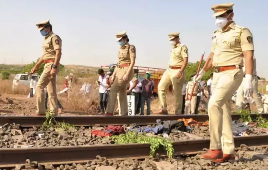 మహారాష్ట్రలో ఘోర రైలు ప్రమాదం, Train accident in Maharashtra